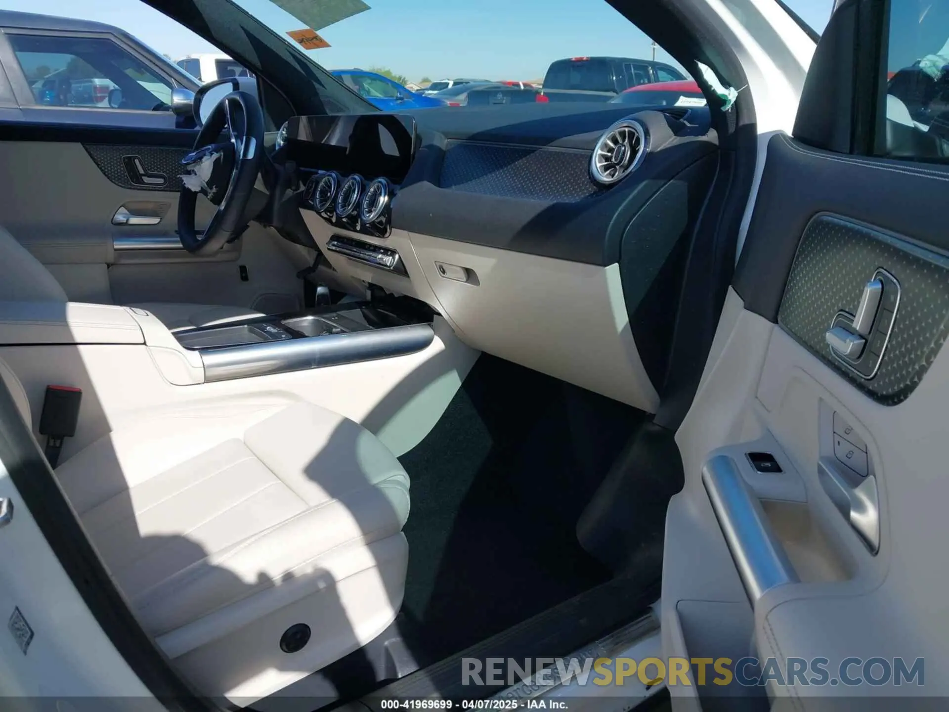 5 Photograph of a damaged car W1N4N4GB5SJ671784 MERCEDES-BENZ GLA 250 2025