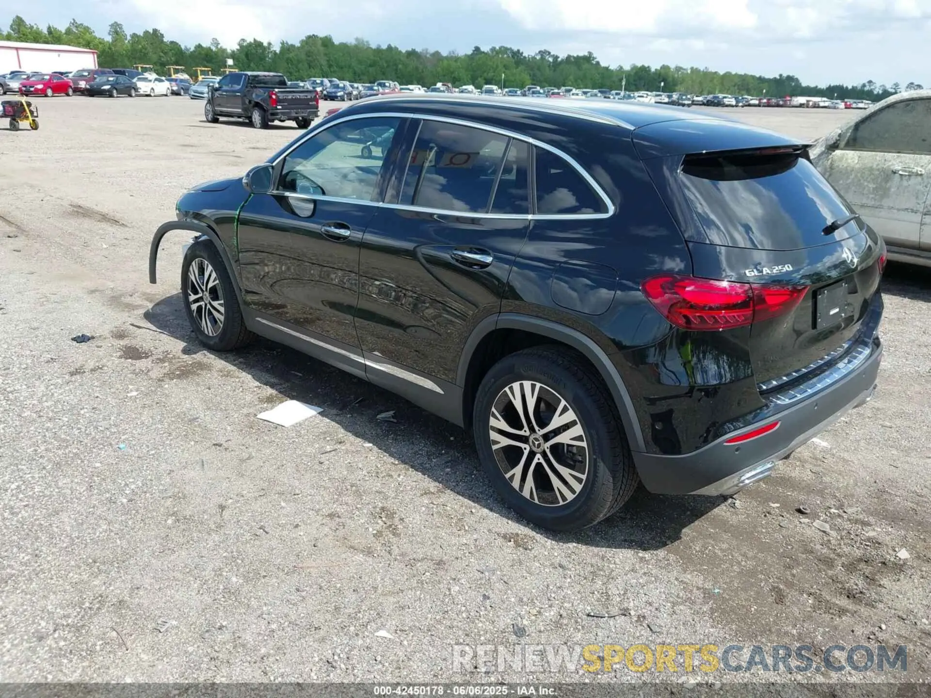 3 Photograph of a damaged car W1N4N4GB5SJ672207 MERCEDES-BENZ GLA 250 2025