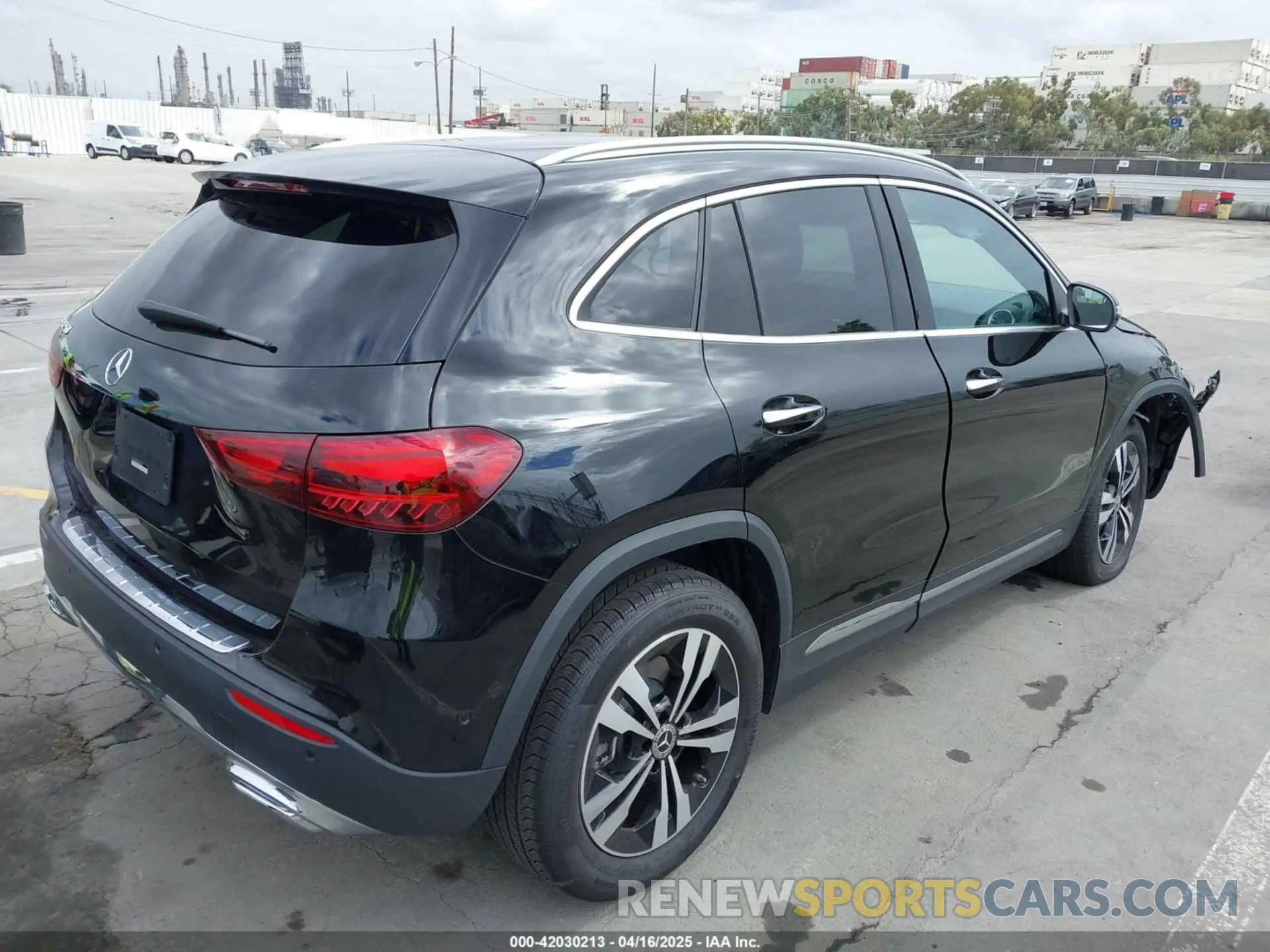 4 Photograph of a damaged car W1N4N4GB6SJ672085 MERCEDES-BENZ GLA 250 2025