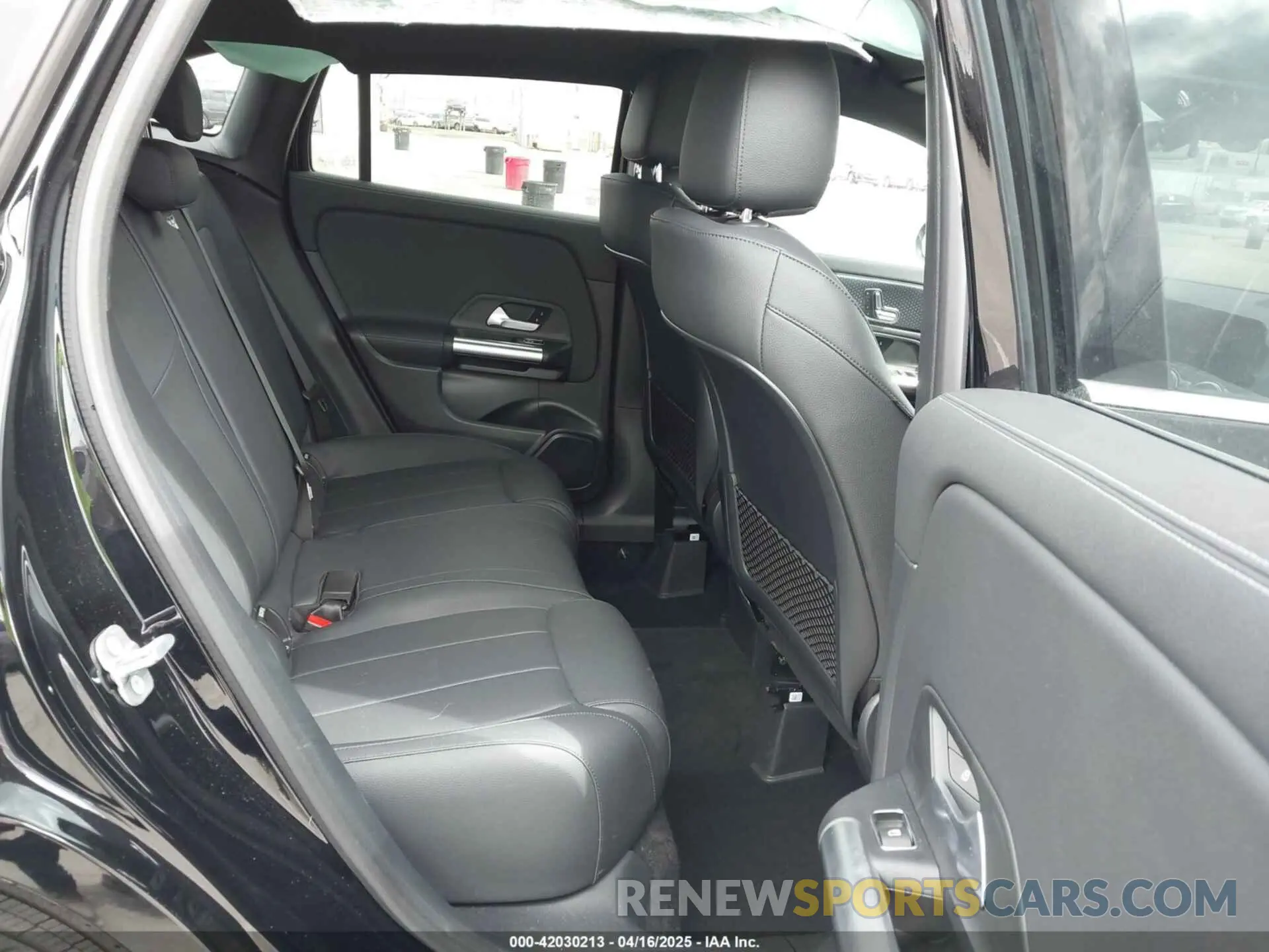 8 Photograph of a damaged car W1N4N4GB6SJ672085 MERCEDES-BENZ GLA 250 2025