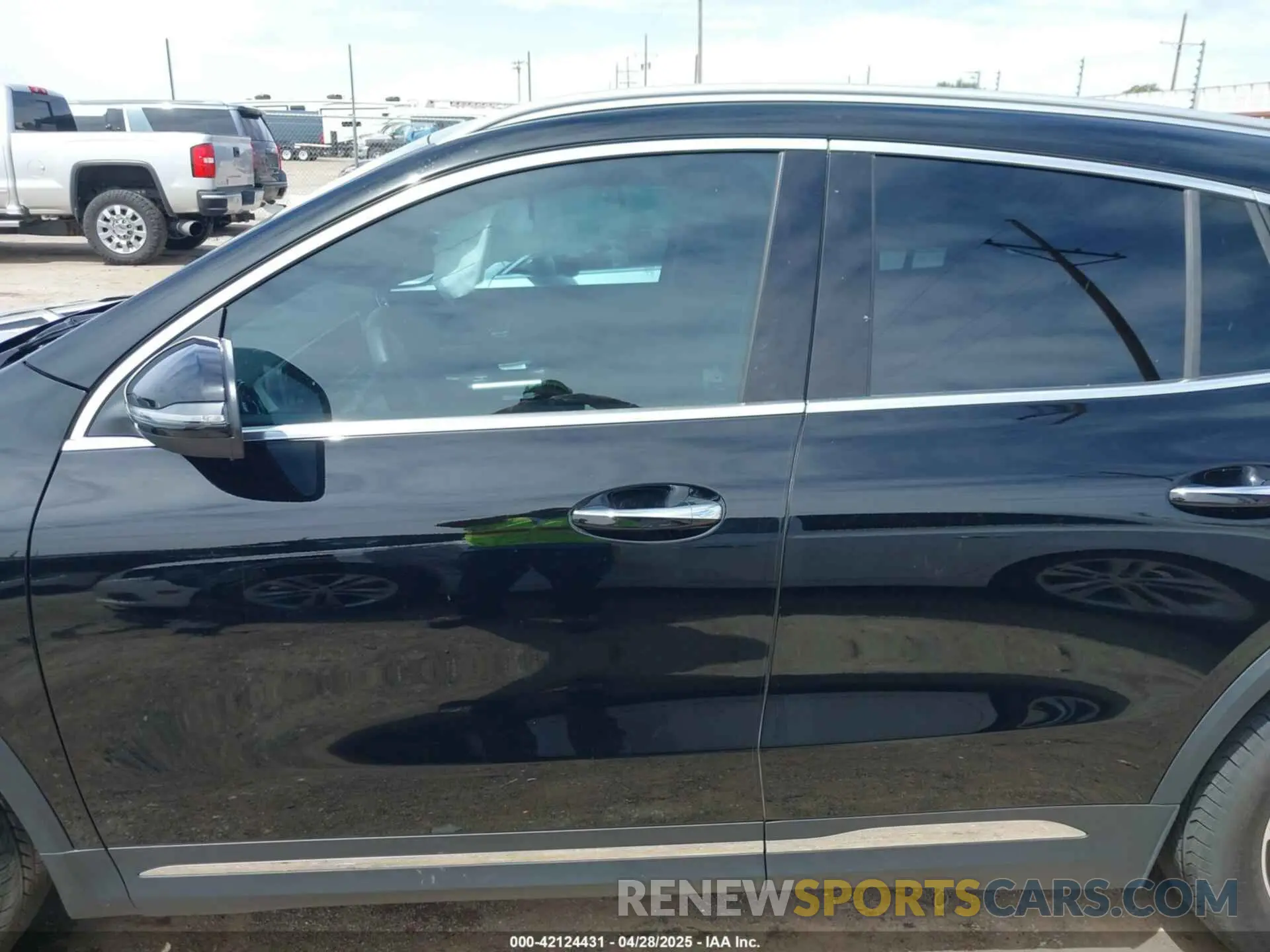 14 Photograph of a damaged car W1N4N4GB6SJ686584 MERCEDES-BENZ GLA 250 2025