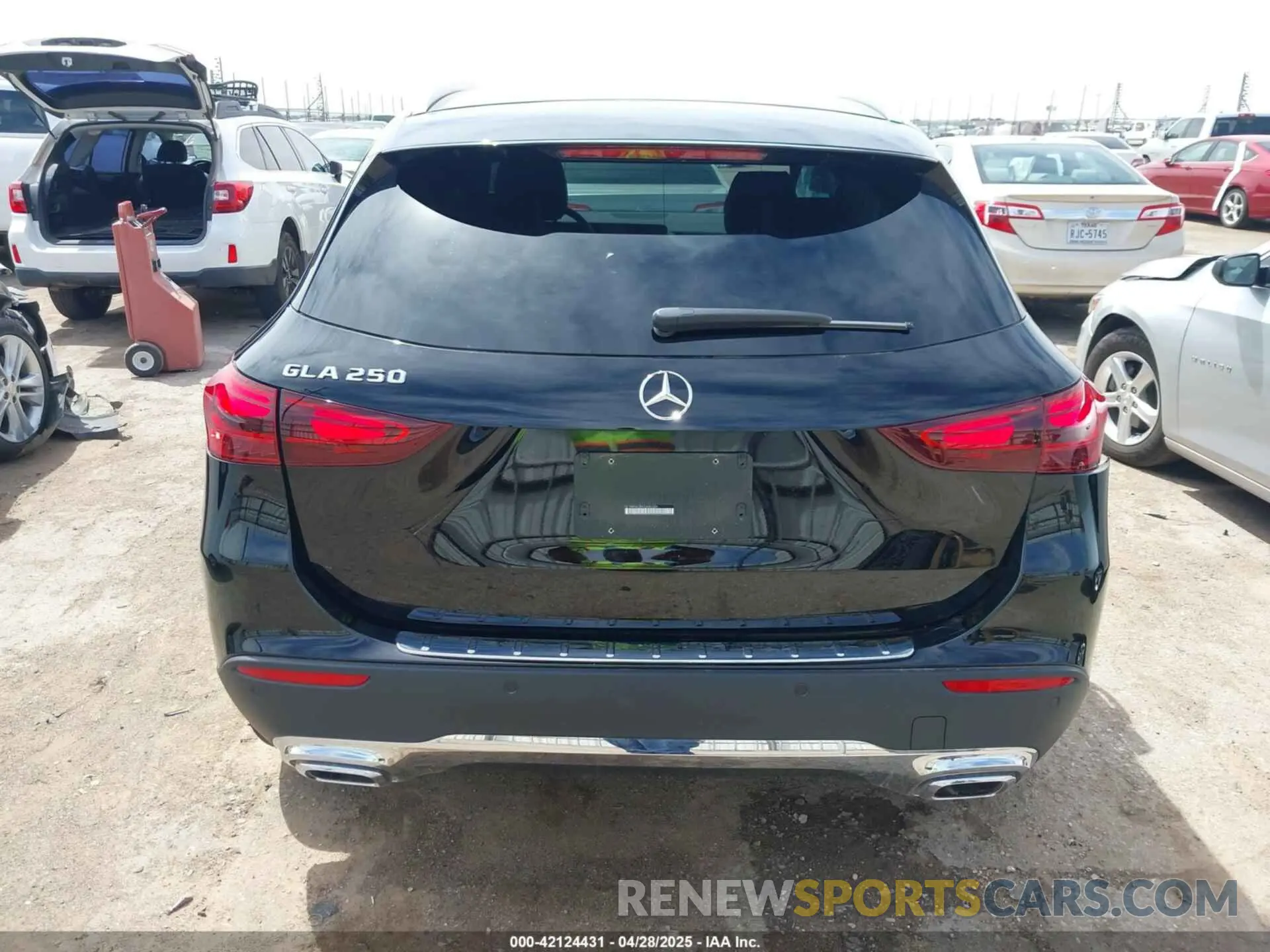 16 Photograph of a damaged car W1N4N4GB6SJ686584 MERCEDES-BENZ GLA 250 2025