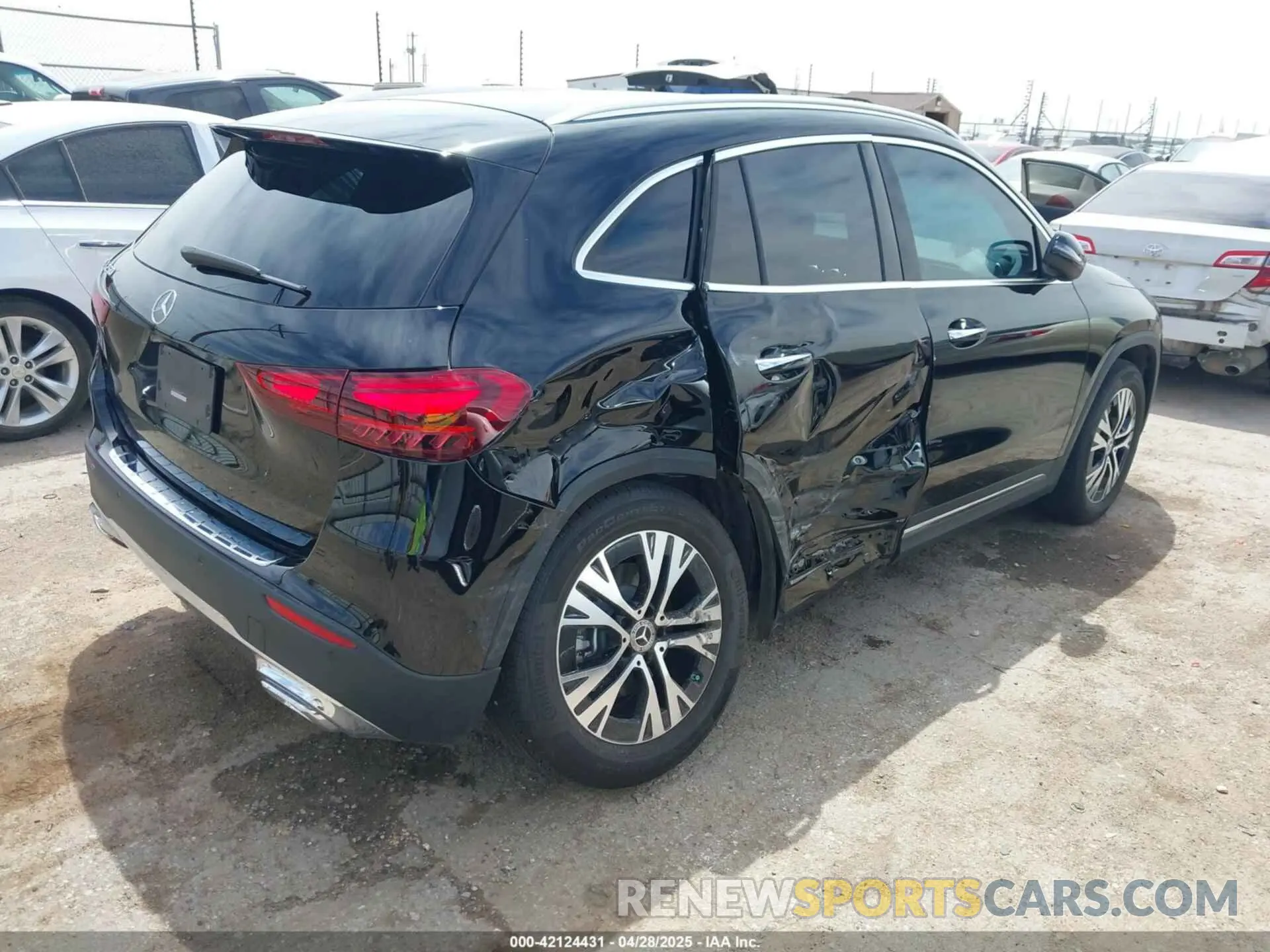 4 Photograph of a damaged car W1N4N4GB6SJ686584 MERCEDES-BENZ GLA 250 2025