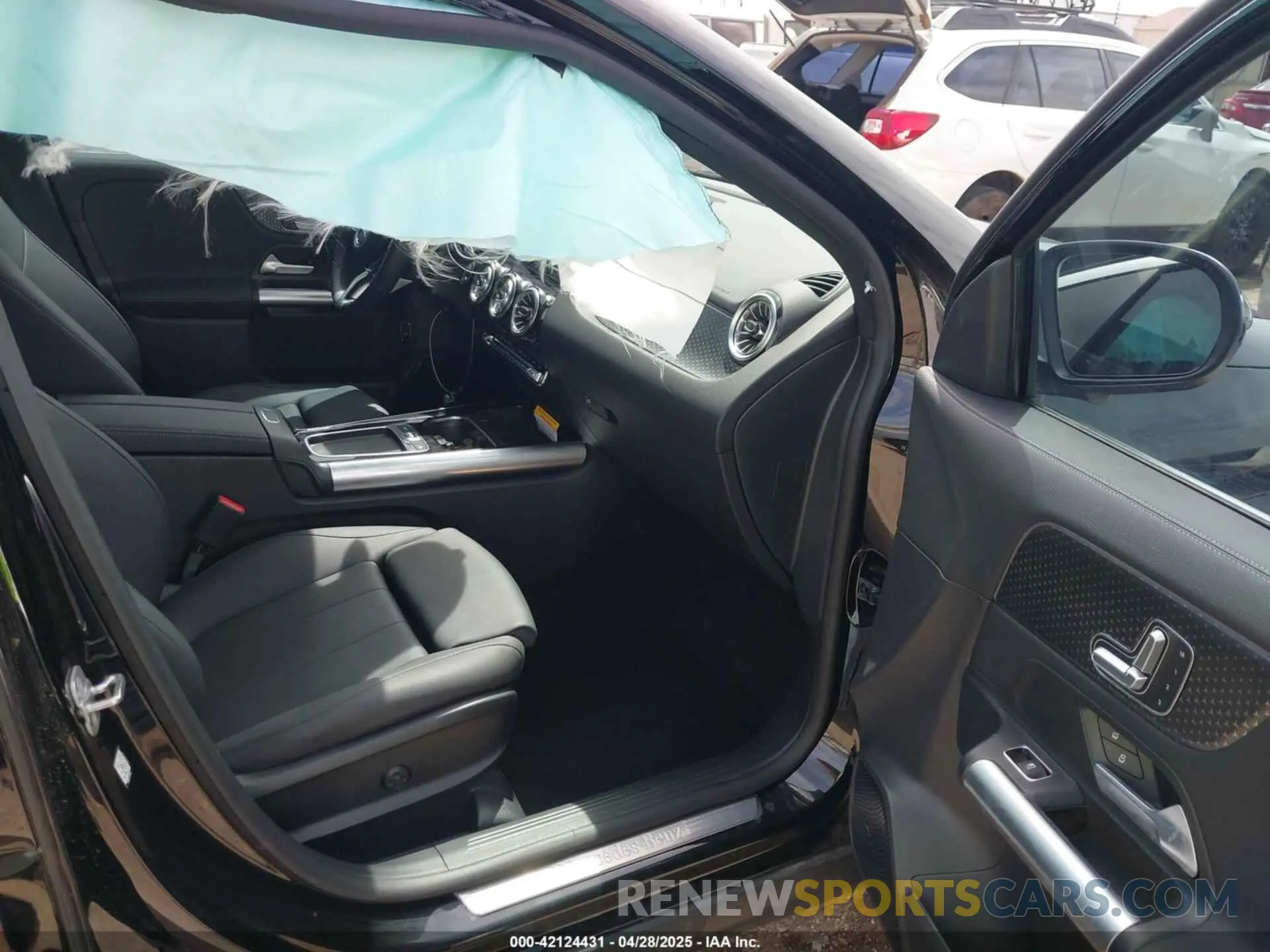 5 Photograph of a damaged car W1N4N4GB6SJ686584 MERCEDES-BENZ GLA 250 2025