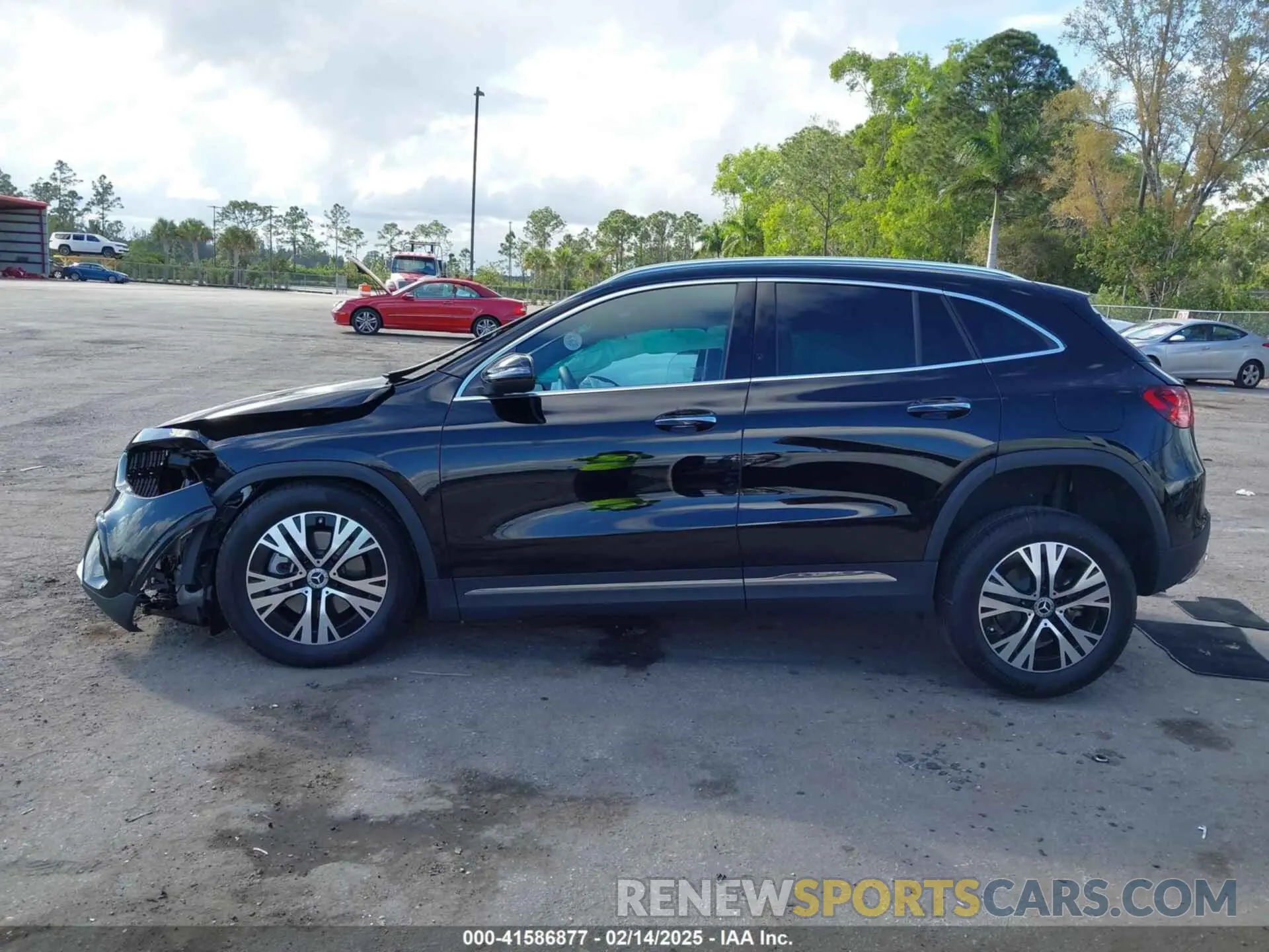 14 Photograph of a damaged car W1N4N4GB9SJ644877 MERCEDES-BENZ GLA 250 2025