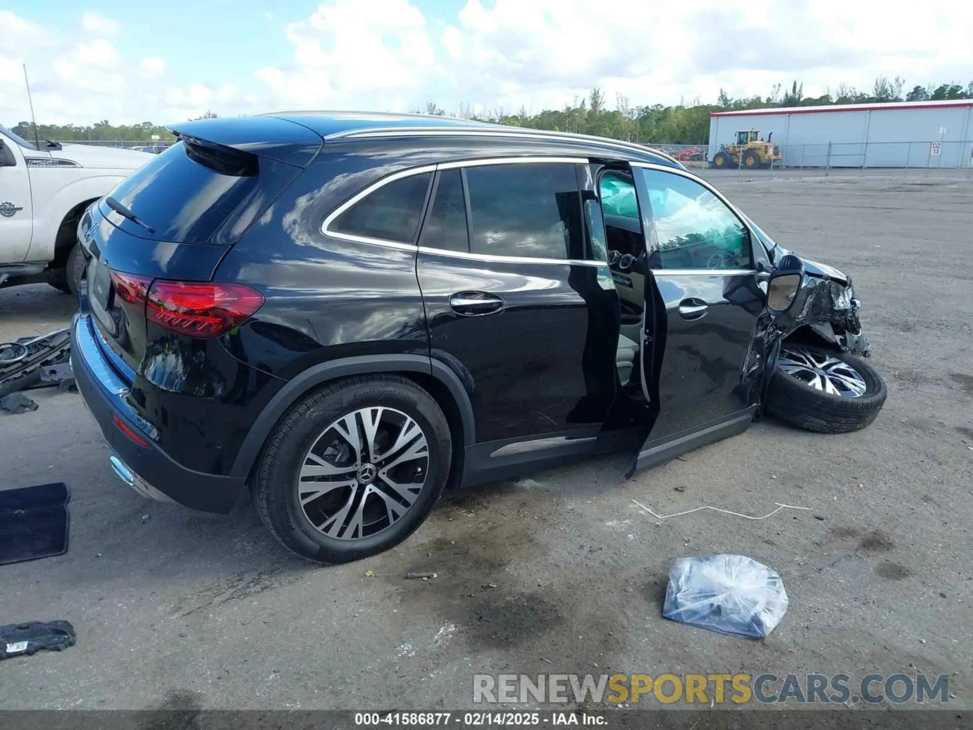 4 Photograph of a damaged car W1N4N4GB9SJ644877 MERCEDES-BENZ GLA 250 2025