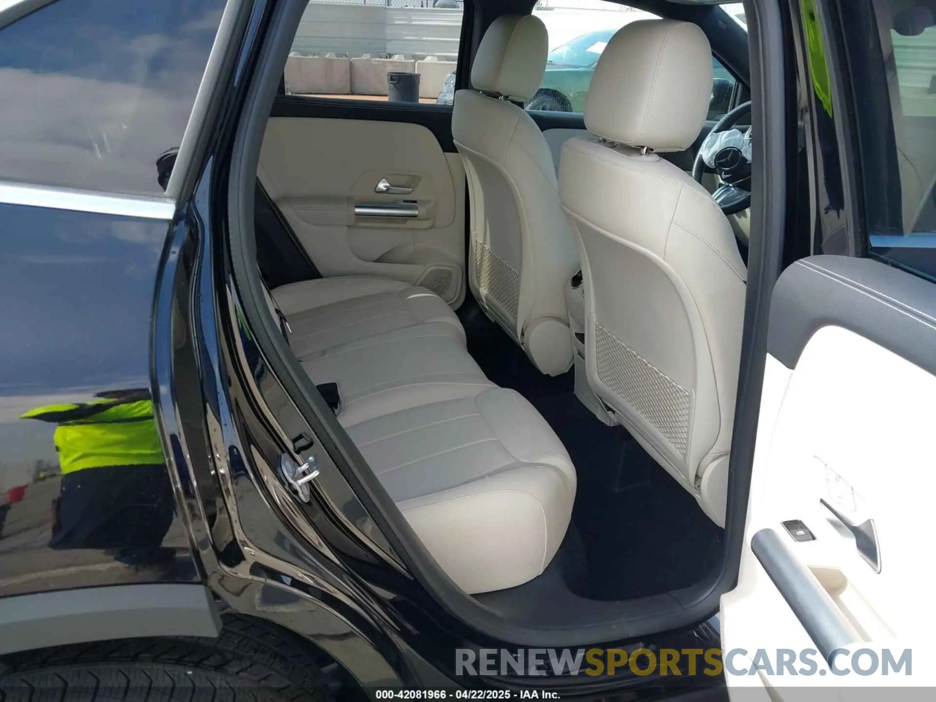 8 Photograph of a damaged car W1N4N4GB9SJ648895 MERCEDES-BENZ GLA 250 2025