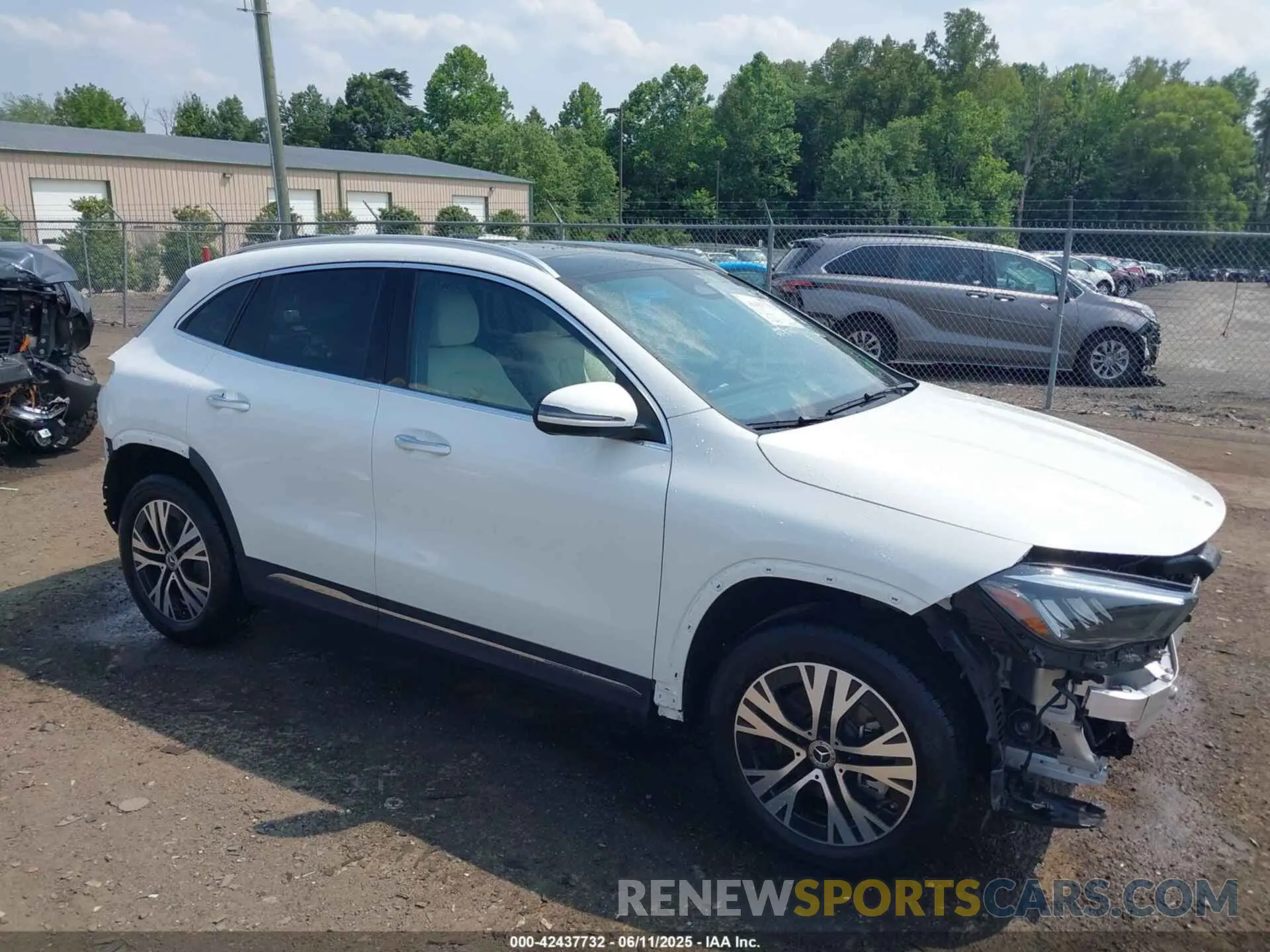 1 Photograph of a damaged car W1N4N4HB1SJ643530 MERCEDES-BENZ GLA 250 2025
