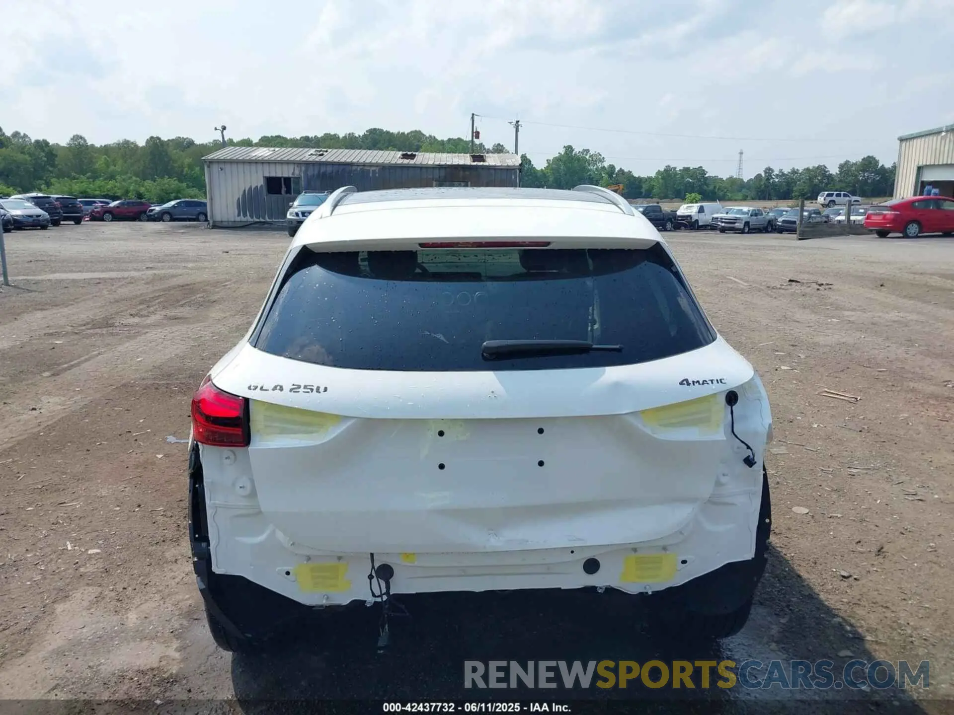 17 Photograph of a damaged car W1N4N4HB1SJ643530 MERCEDES-BENZ GLA 250 2025