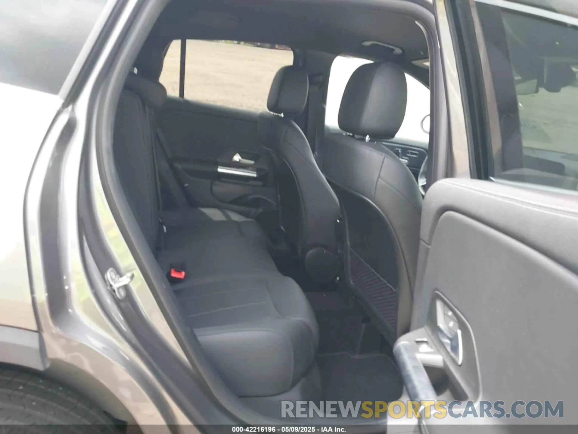 8 Photograph of a damaged car W1N4N4HB2SJ638546 MERCEDES-BENZ GLA 250 2025