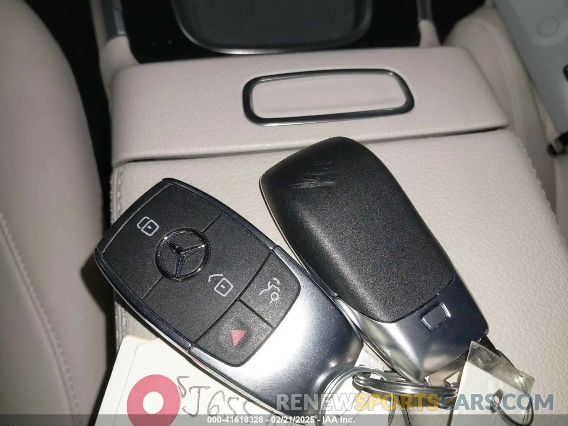 11 Photograph of a damaged car W1N4N4HB2SJ655704 MERCEDES-BENZ GLA 250 2025