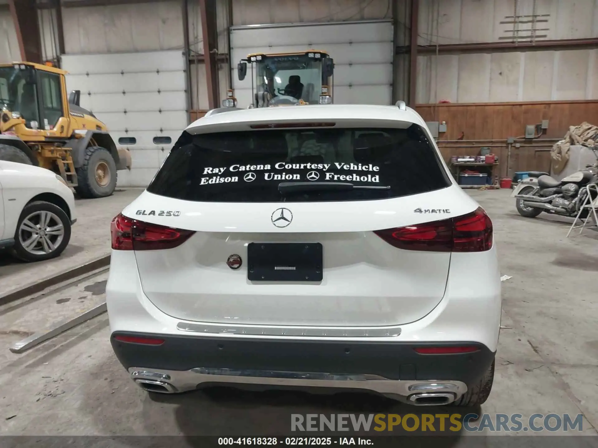 16 Photograph of a damaged car W1N4N4HB2SJ655704 MERCEDES-BENZ GLA 250 2025