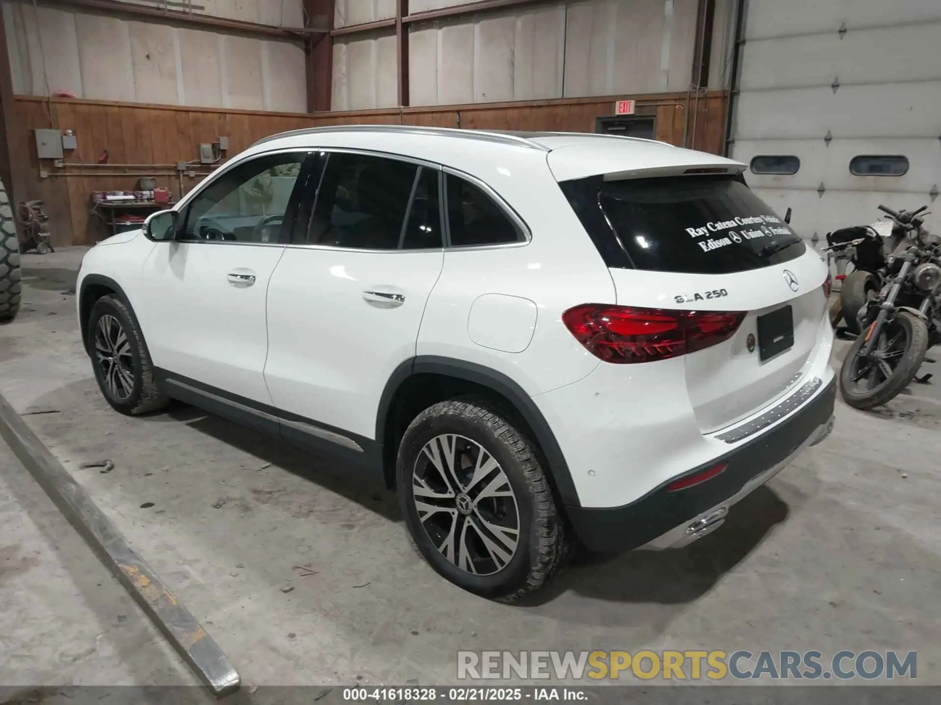 3 Photograph of a damaged car W1N4N4HB2SJ655704 MERCEDES-BENZ GLA 250 2025
