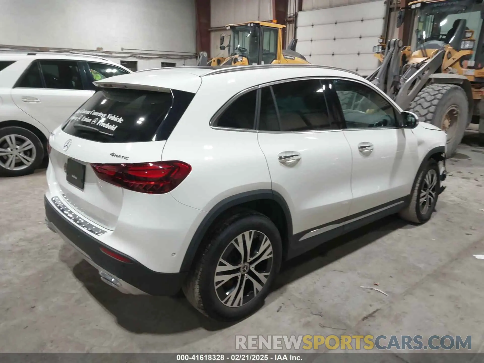 4 Photograph of a damaged car W1N4N4HB2SJ655704 MERCEDES-BENZ GLA 250 2025