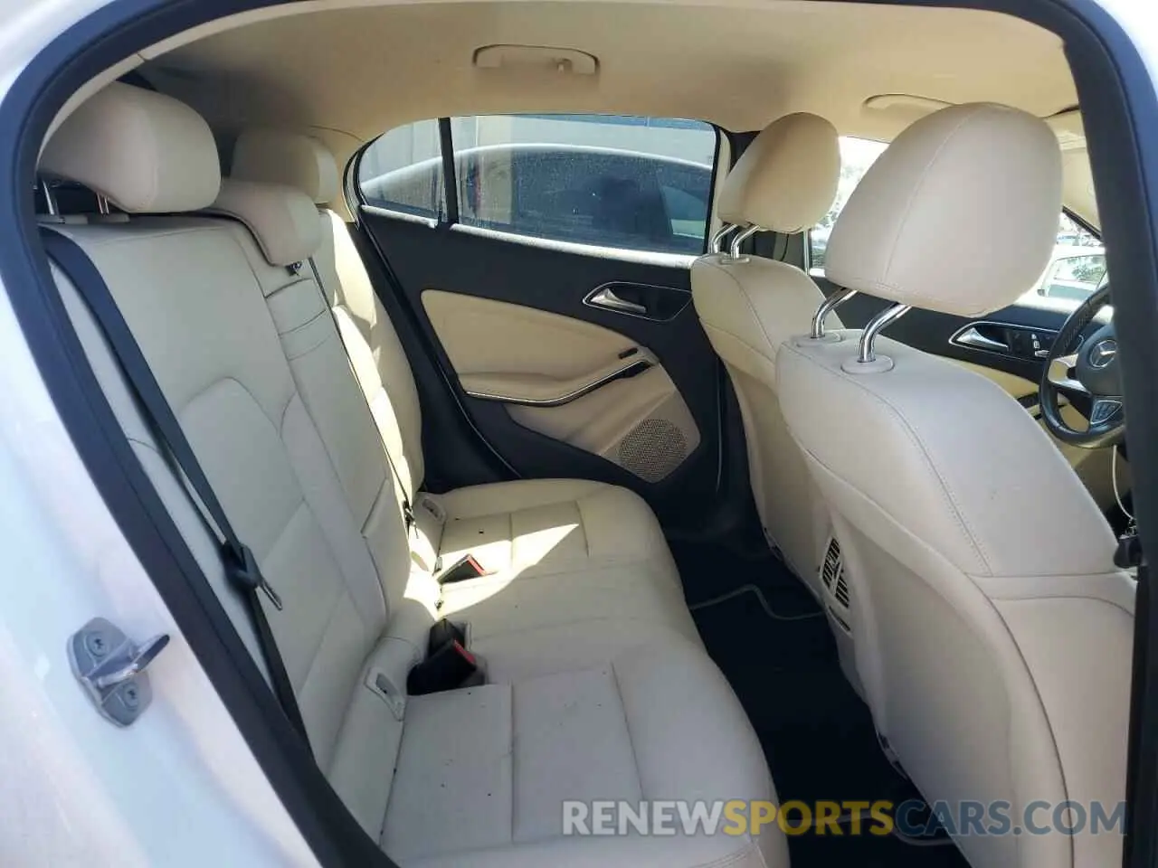 11 Photograph of a damaged car WDCTG4EB0KU008695 MERCEDES-BENZ GLA-CLASS 2019