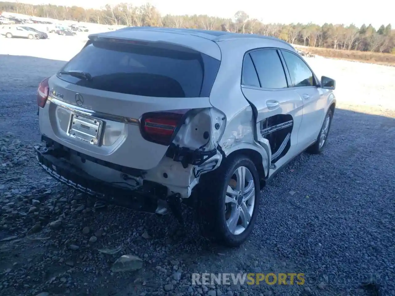 4 Photograph of a damaged car WDCTG4EB1KJ553810 MERCEDES-BENZ GLA-CLASS 2019