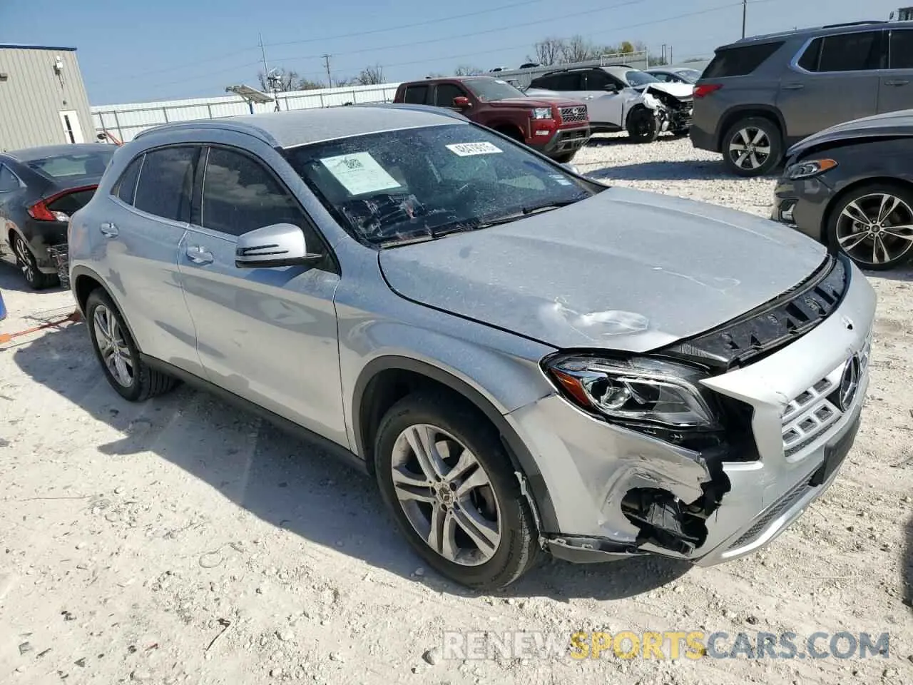 4 Photograph of a damaged car WDCTG4EB2KJ551743 MERCEDES-BENZ GLA-CLASS 2019
