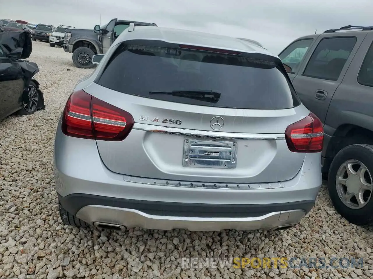 6 Photograph of a damaged car WDCTG4EB2KJ551743 MERCEDES-BENZ GLA-CLASS 2019
