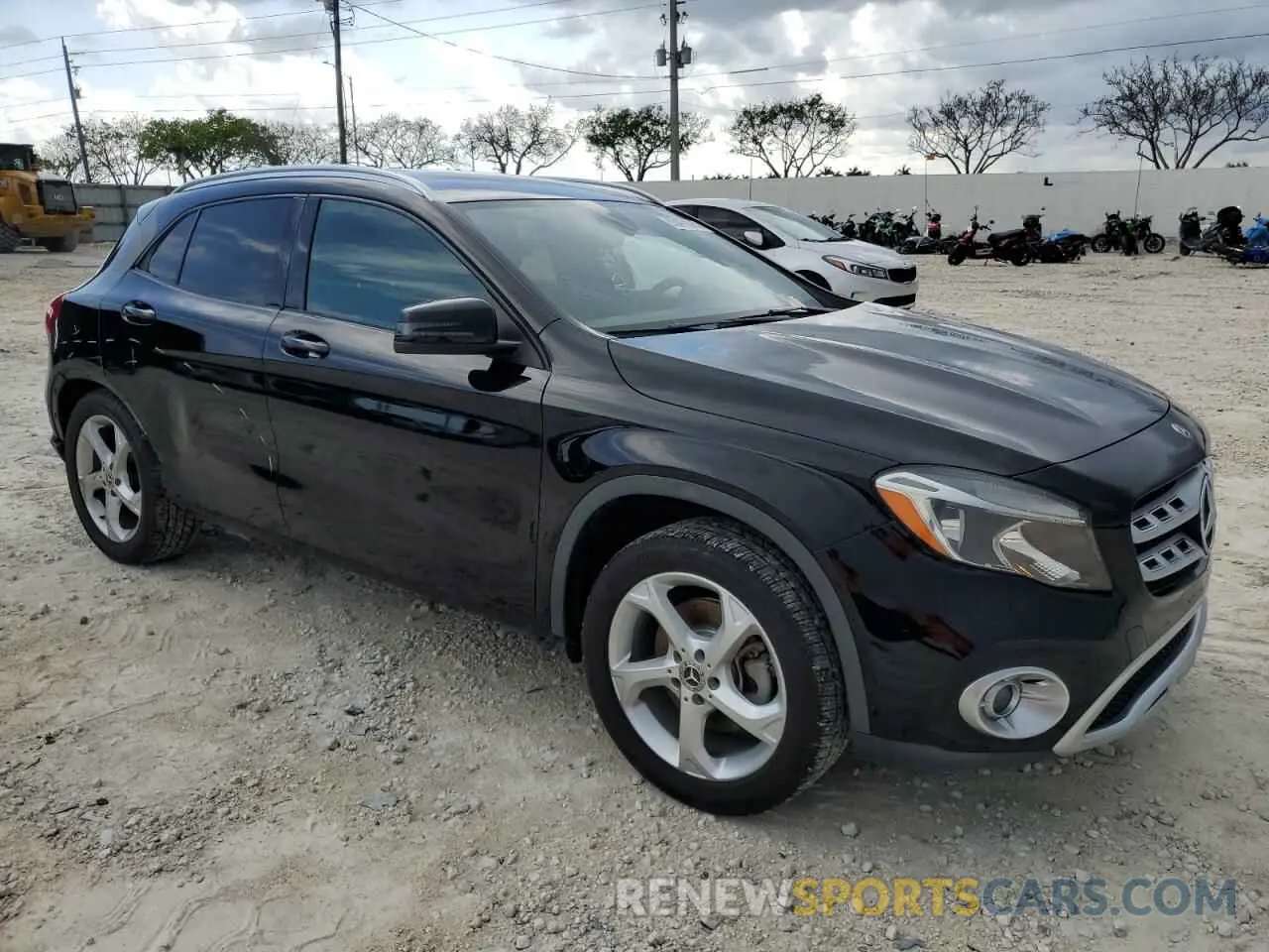 4 Photograph of a damaged car WDCTG4EB5KJ548982 MERCEDES-BENZ GLA-CLASS 2019