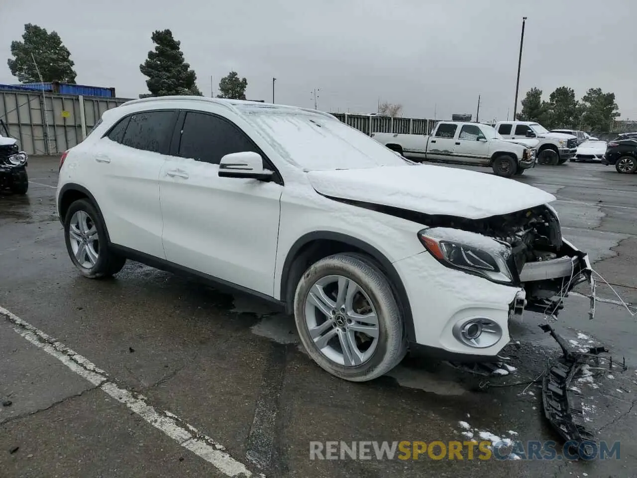 4 Photograph of a damaged car WDCTG4EB5KJ549985 MERCEDES-BENZ GLA-CLASS 2019