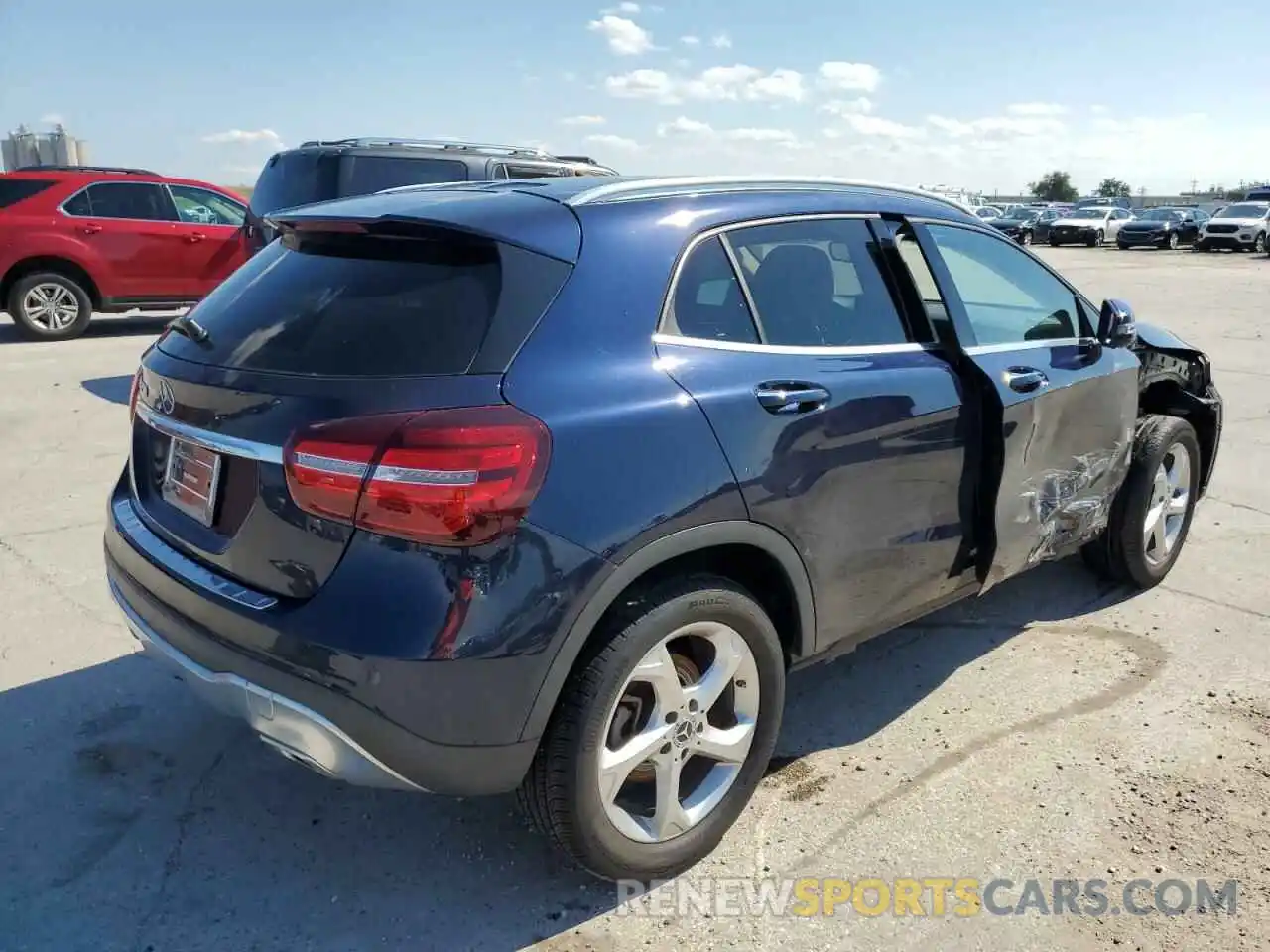 4 Photograph of a damaged car WDCTG4EB8KU000604 MERCEDES-BENZ GLA-CLASS 2019