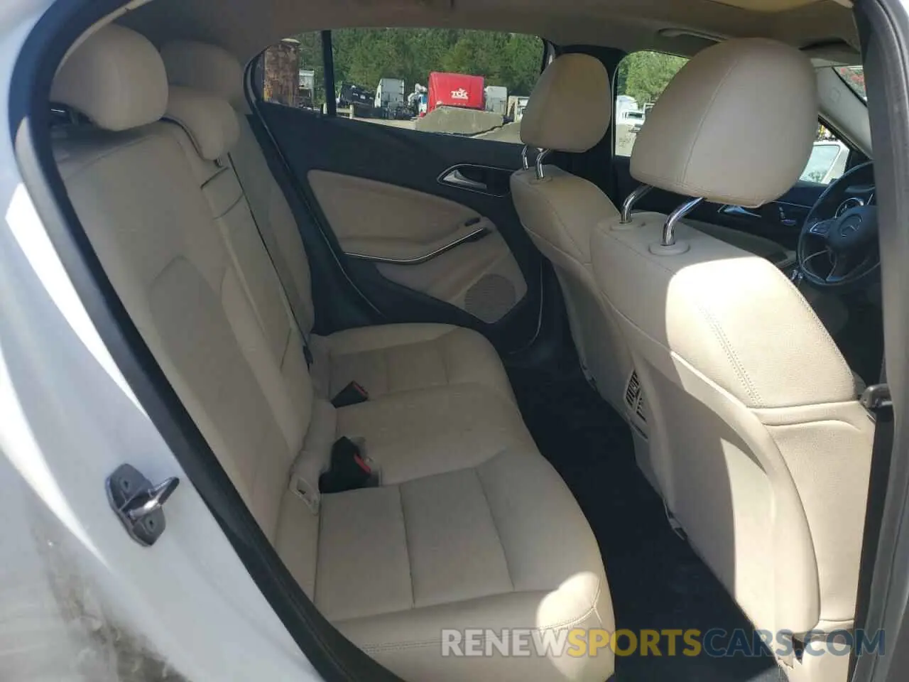 10 Photograph of a damaged car WDCTG4EBXKU004184 MERCEDES-BENZ GLA-CLASS 2019
