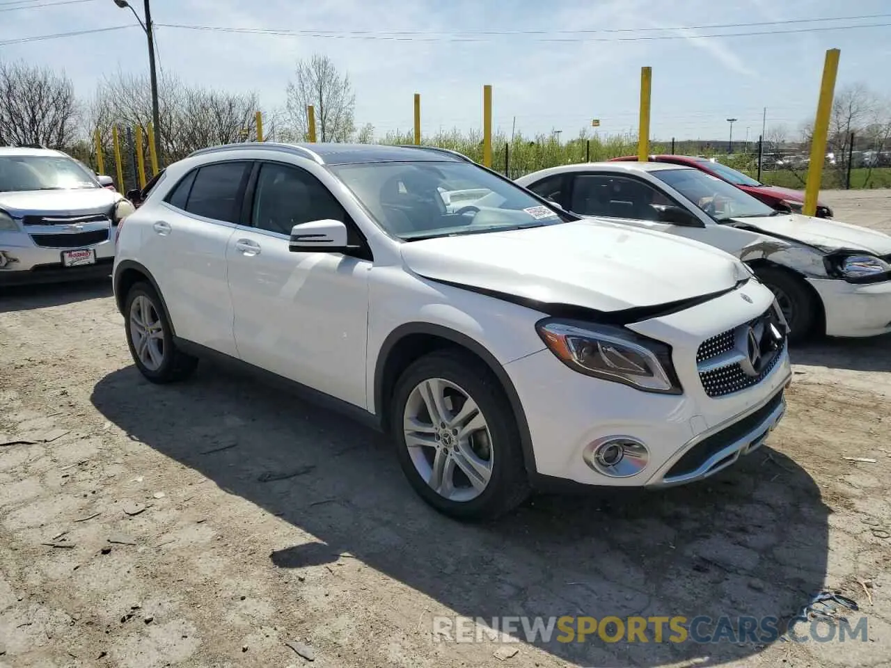 4 Photograph of a damaged car WDCTG4GB1KJ574704 MERCEDES-BENZ GLA-CLASS 2019
