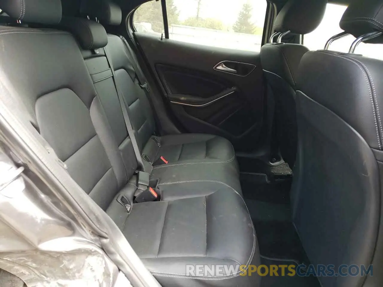10 Photograph of a damaged car WDCTG4GB3KJ612871 MERCEDES-BENZ GLA-CLASS 2019