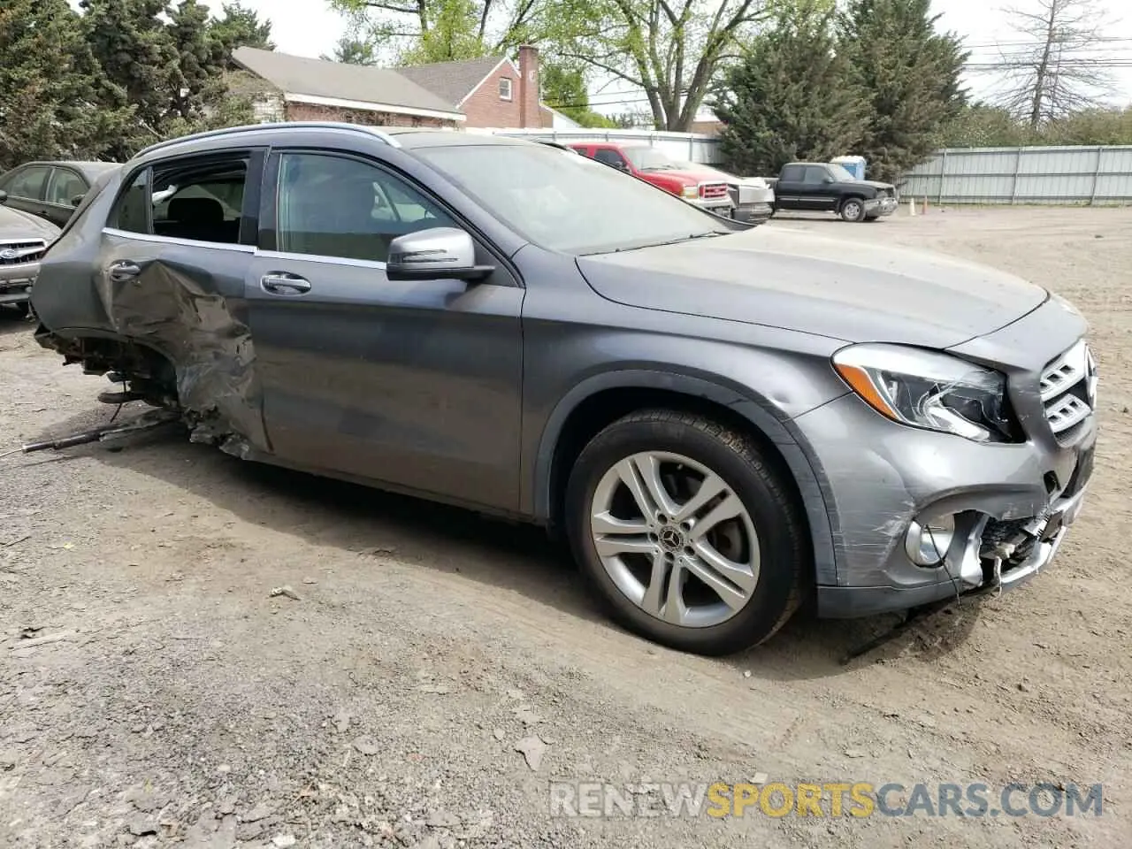 4 Photograph of a damaged car WDCTG4GB3KJ612871 MERCEDES-BENZ GLA-CLASS 2019
