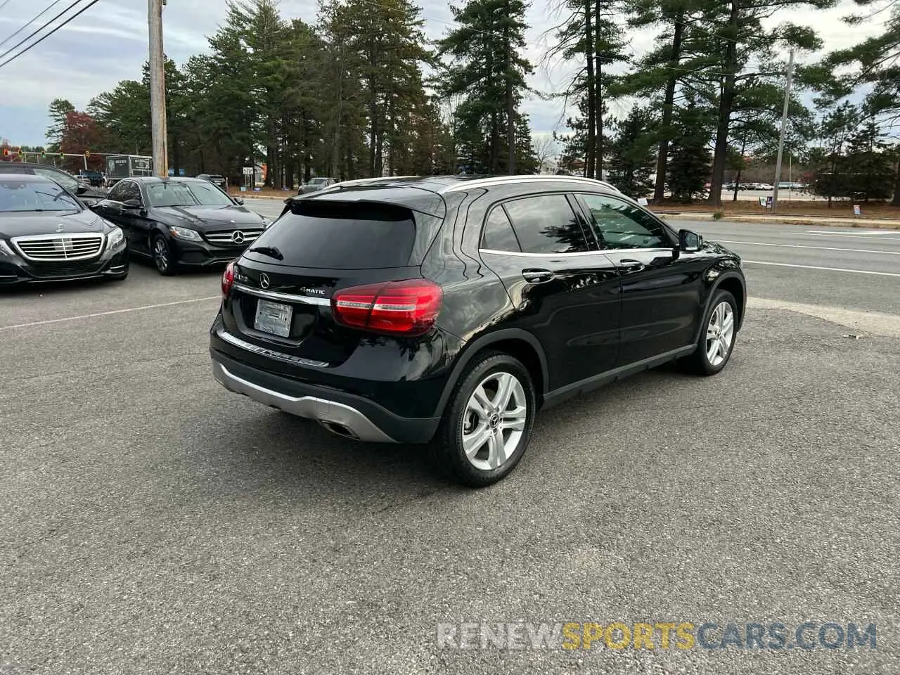 4 Photograph of a damaged car WDCTG4GB4KJ583557 MERCEDES-BENZ GLA-CLASS 2019