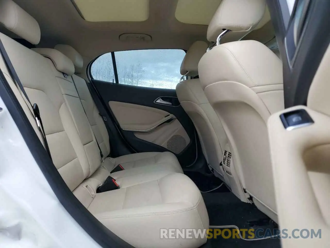 10 Photograph of a damaged car WDCTG4GB5KU020175 MERCEDES-BENZ GLA-CLASS 2019
