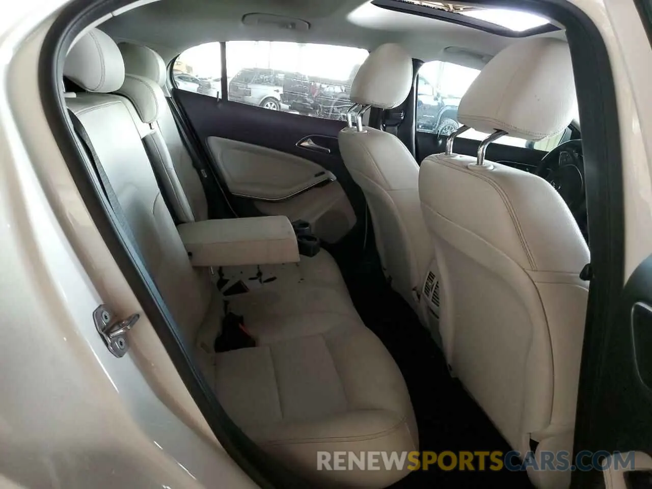 10 Photograph of a damaged car WDCTG4GB6KJ543707 MERCEDES-BENZ GLA-CLASS 2019