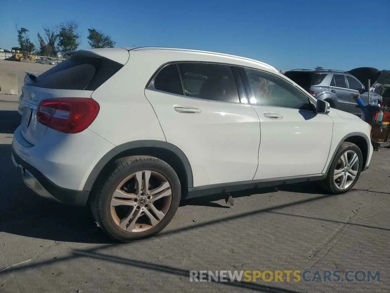 3 Photograph of a damaged car WDCTG4GB6KJ548499 MERCEDES-BENZ GLA-CLASS 2019