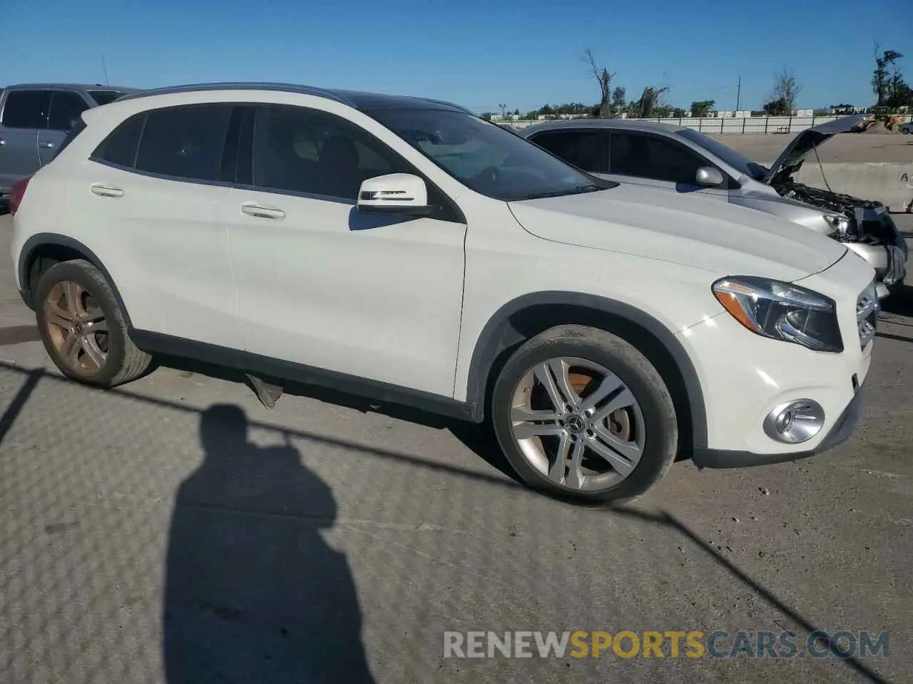 4 Photograph of a damaged car WDCTG4GB6KJ548499 MERCEDES-BENZ GLA-CLASS 2019