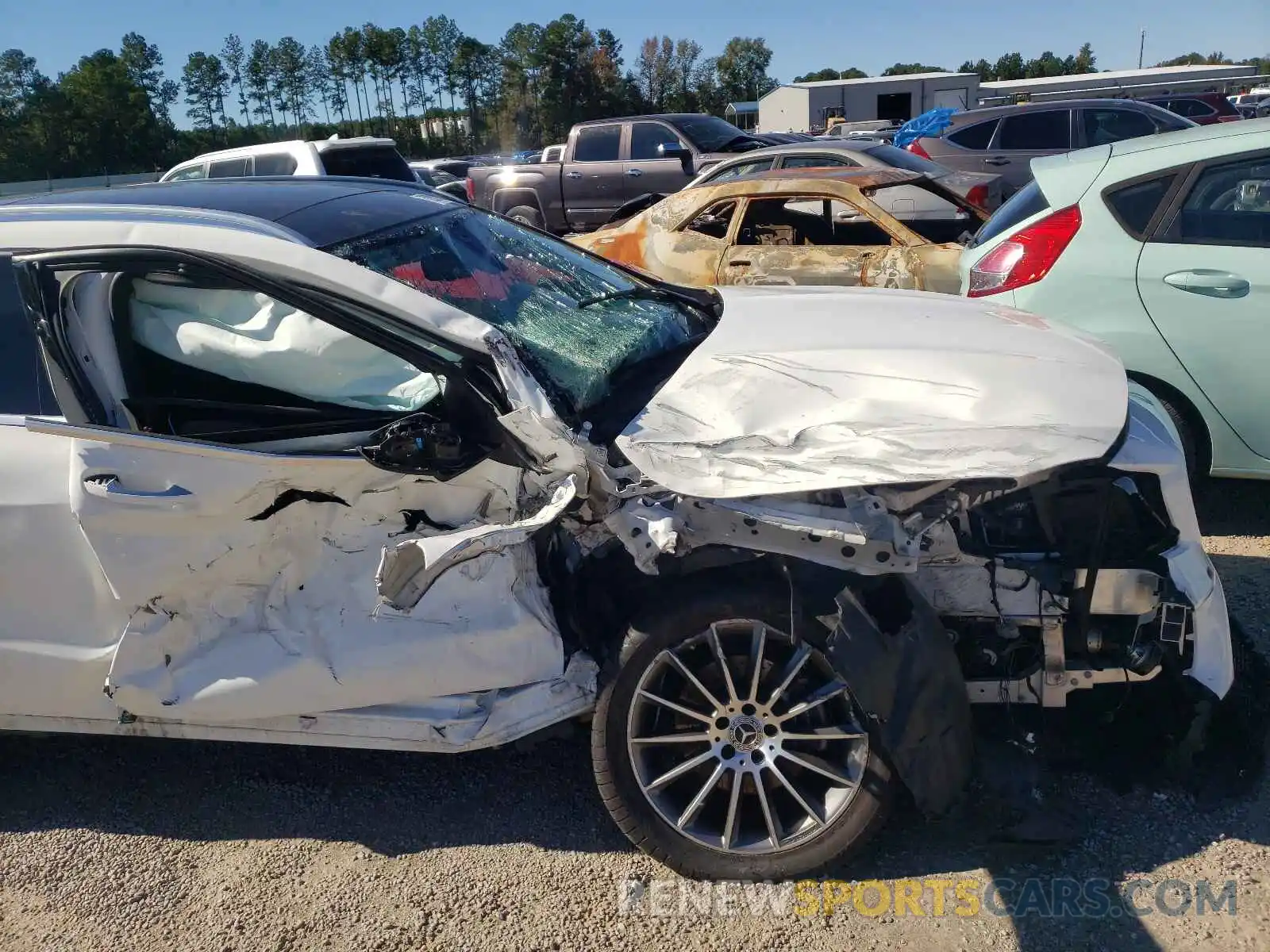 9 Photograph of a damaged car WDCTG4GB6KJ551130 MERCEDES-BENZ GLA-CLASS 2019