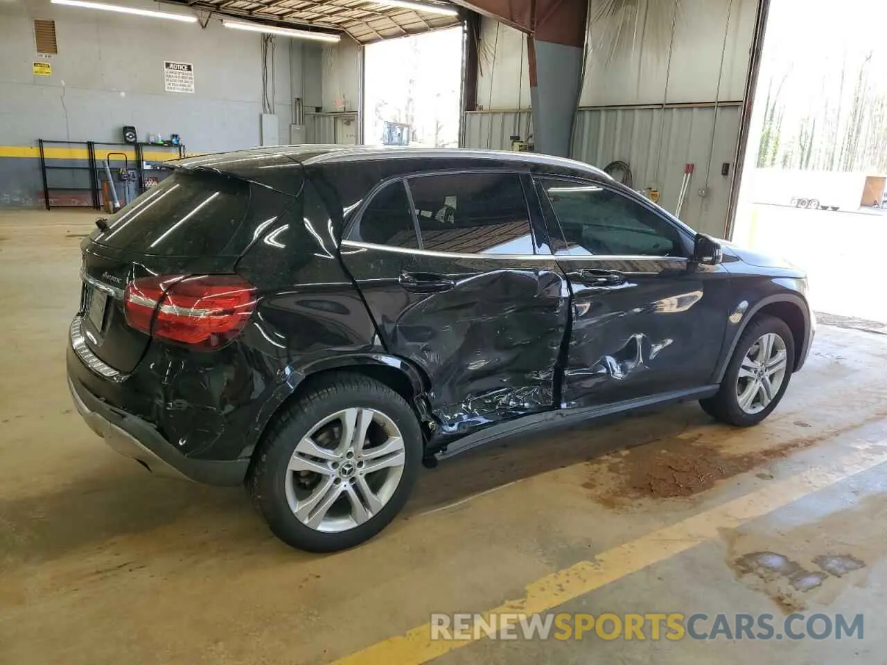 3 Photograph of a damaged car WDCTG4GB6KJ584063 MERCEDES-BENZ GLA-CLASS 2019