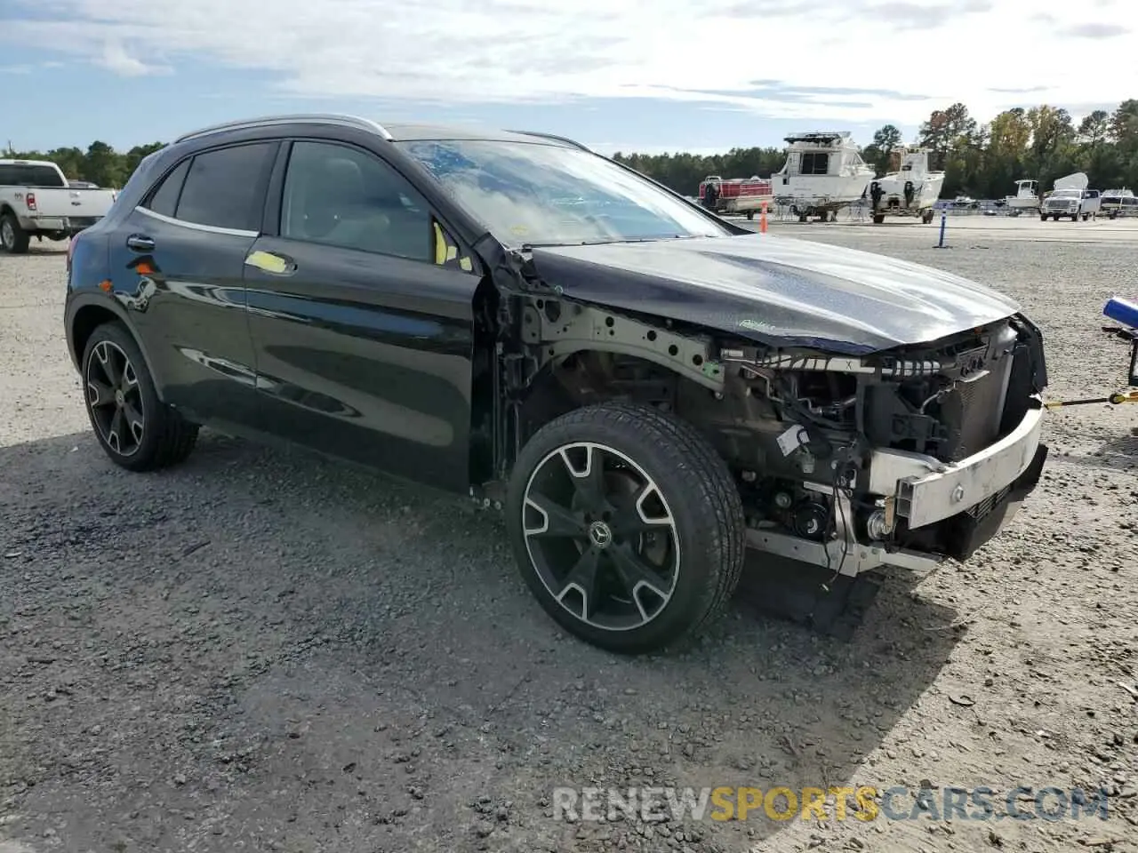 4 Photograph of a damaged car WDCTG4GB7KJ552710 MERCEDES-BENZ GLA-CLASS 2019