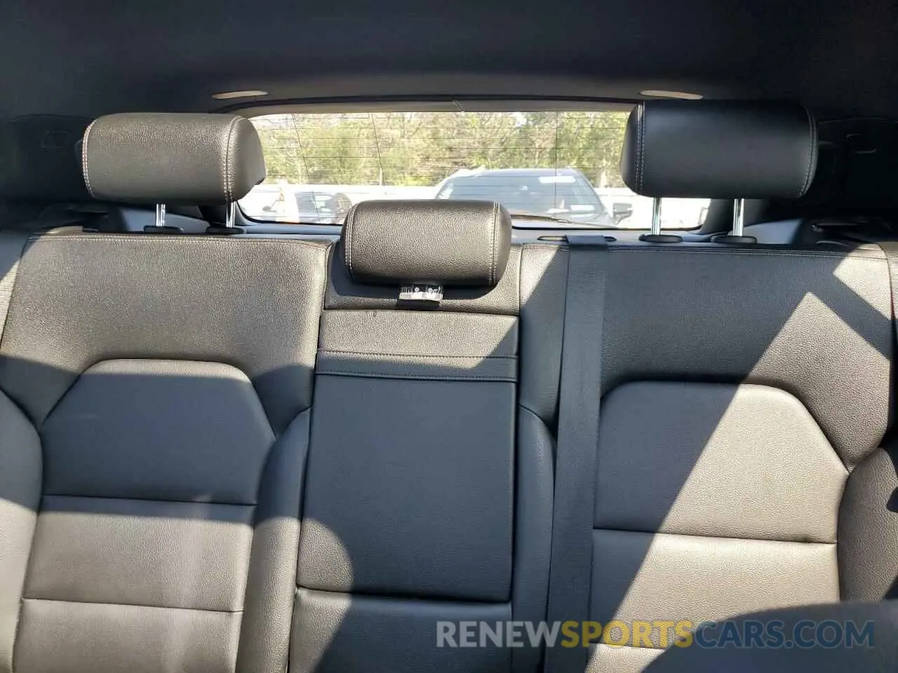 10 Photograph of a damaged car WDCTG4GB8KJ549086 MERCEDES-BENZ GLA-CLASS 2019