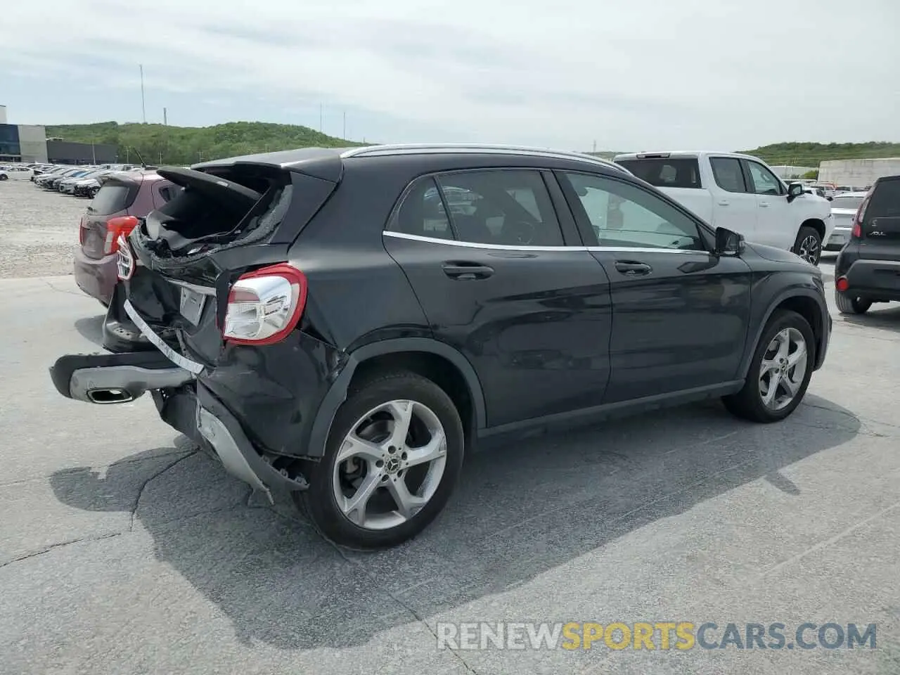 3 Photograph of a damaged car WDCTG4GB9KJ580895 MERCEDES-BENZ GLA-CLASS 2019