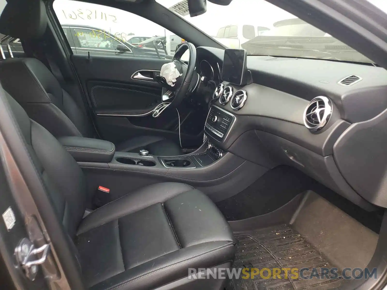 5 Photograph of a damaged car WDCTG4GB9KJ581481 MERCEDES-BENZ GLA-CLASS 2019