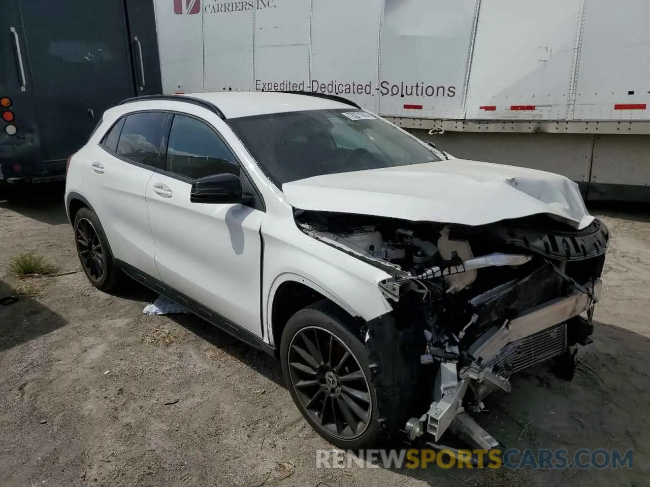 4 Photograph of a damaged car WDCTG4EB9LU023603 MERCEDES-BENZ GLA-CLASS 2020