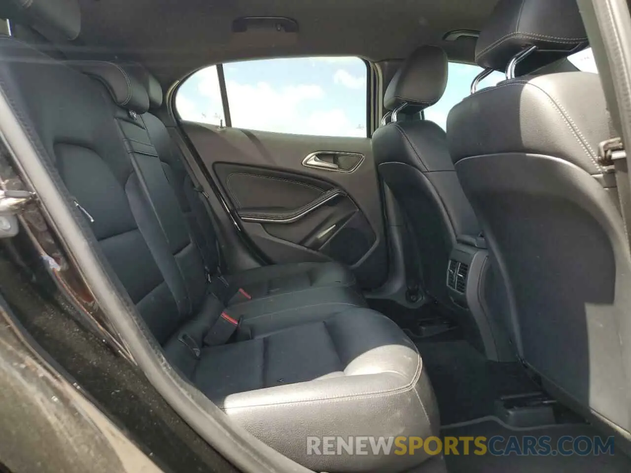 11 Photograph of a damaged car WDCTG4EBXLU023660 MERCEDES-BENZ GLA-CLASS 2020