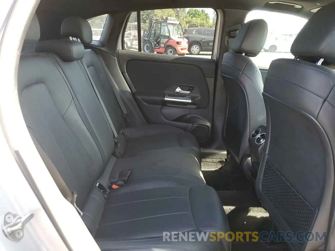 11 Photograph of a damaged car W1N4N4GB0MJ150538 MERCEDES-BENZ GLA-CLASS 2021