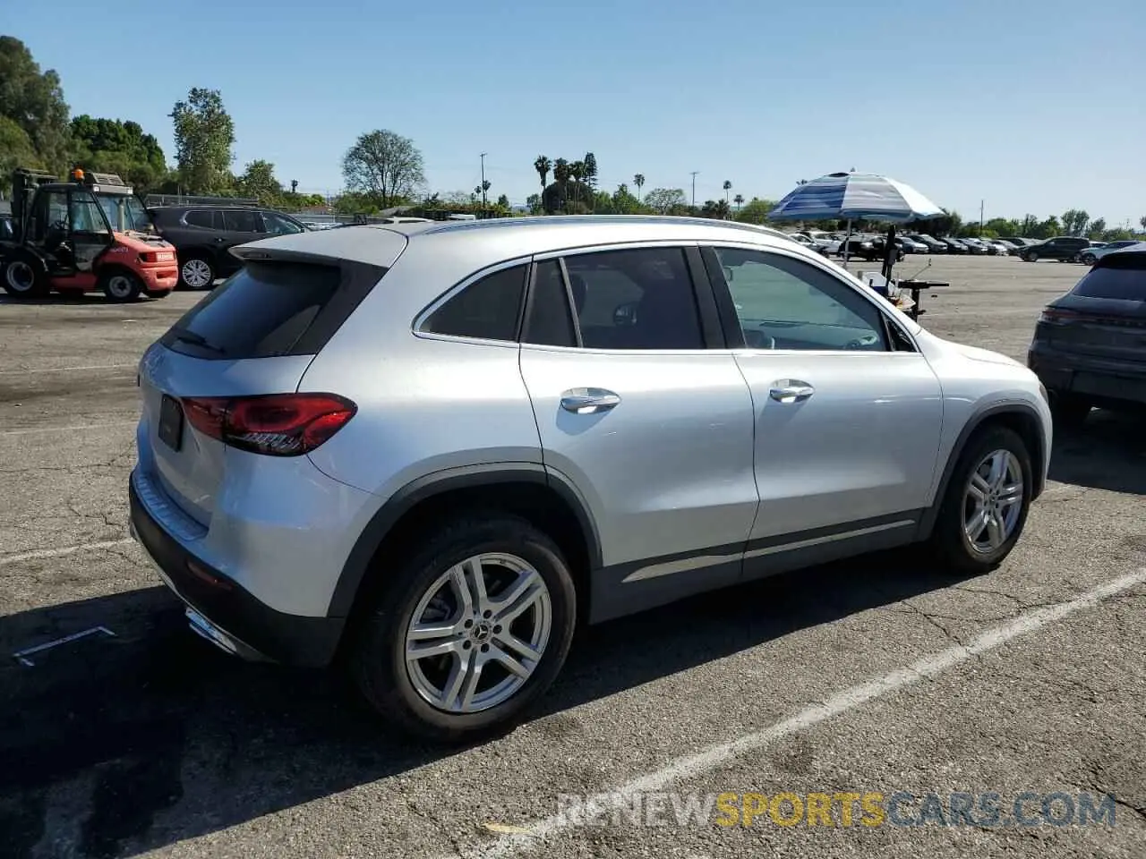 3 Photograph of a damaged car W1N4N4GB0MJ150538 MERCEDES-BENZ GLA-CLASS 2021