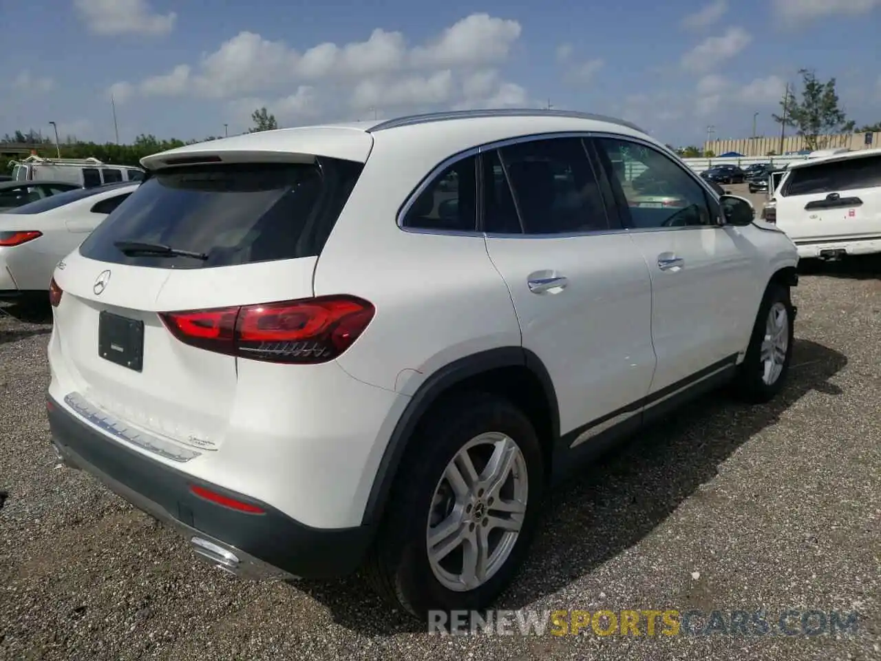 4 Photograph of a damaged car W1N4N4GB1MJ278691 MERCEDES-BENZ GLA-CLASS 2021