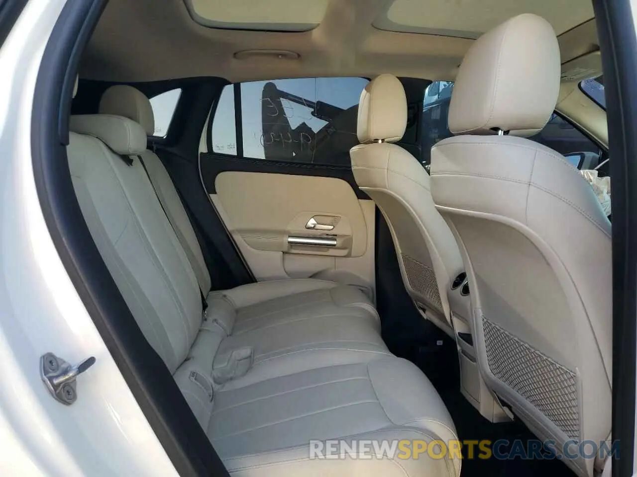 11 Photograph of a damaged car W1N4N4GB4MJ192243 MERCEDES-BENZ GLA-CLASS 2021