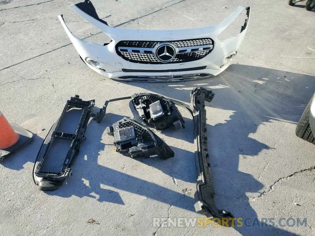 13 Photograph of a damaged car W1N4N4GB4MJ192243 MERCEDES-BENZ GLA-CLASS 2021