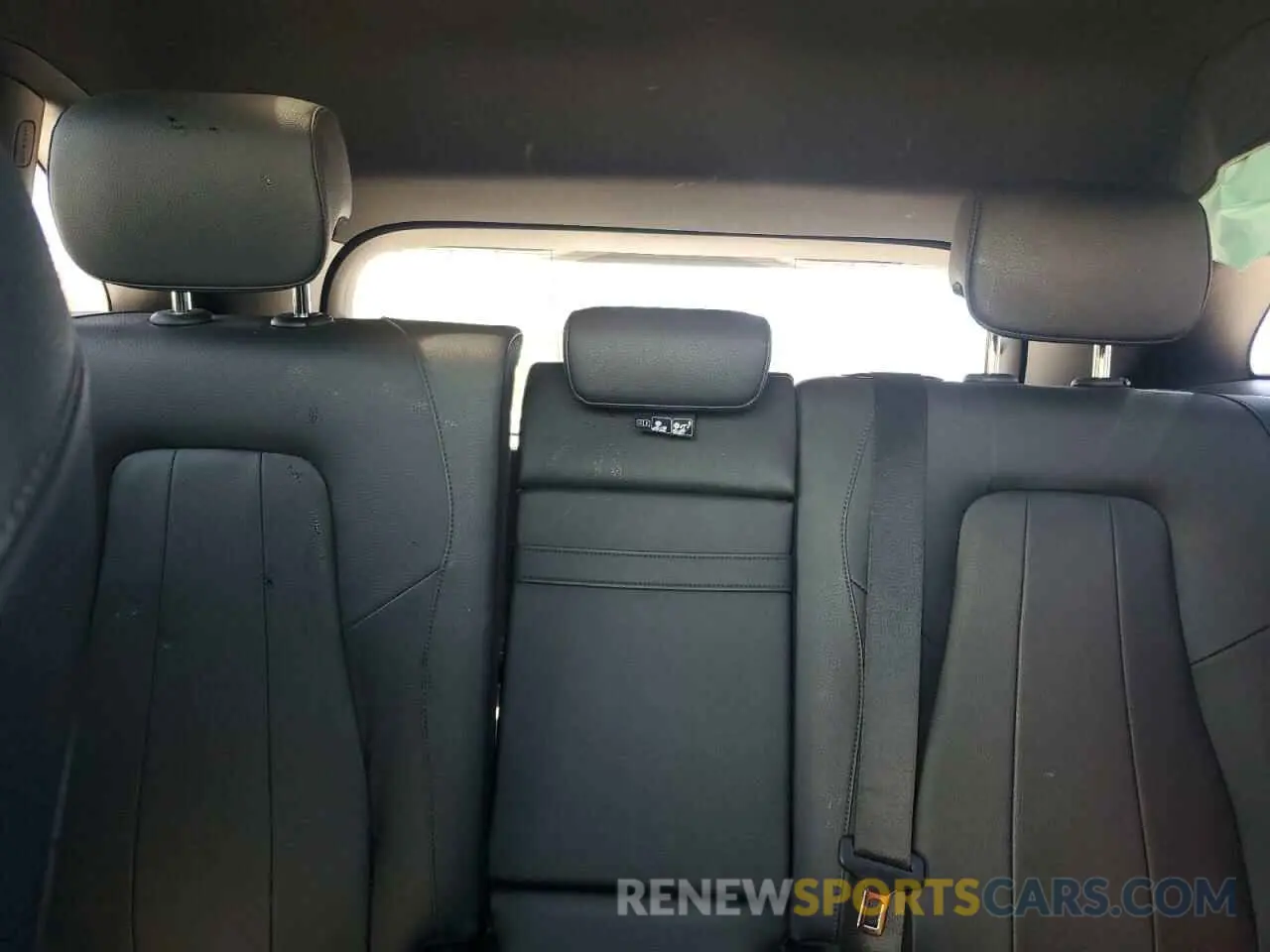 10 Photograph of a damaged car W1N4N4GB7MJ158409 MERCEDES-BENZ GLA-CLASS 2021