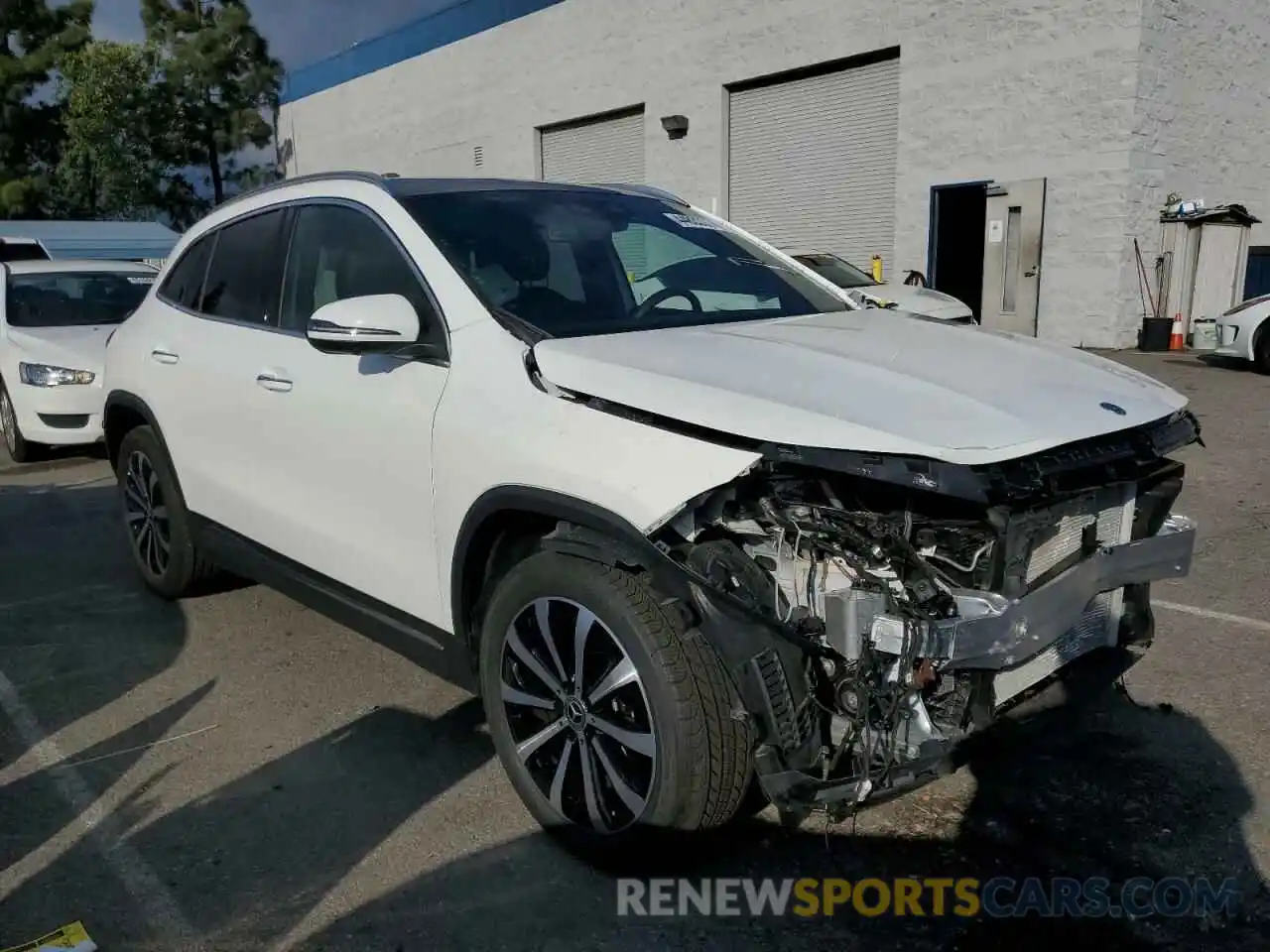 4 Photograph of a damaged car W1N4N4GB7MJ233433 MERCEDES-BENZ GLA-CLASS 2021