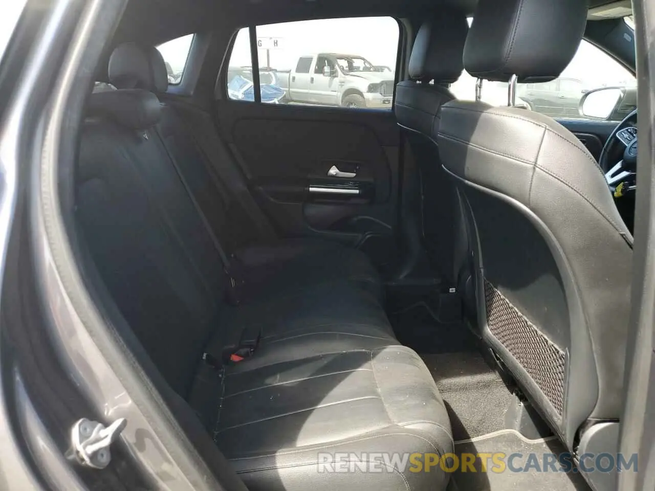 10 Photograph of a damaged car W1N4N4GBXMJ201673 MERCEDES-BENZ GLA-CLASS 2021